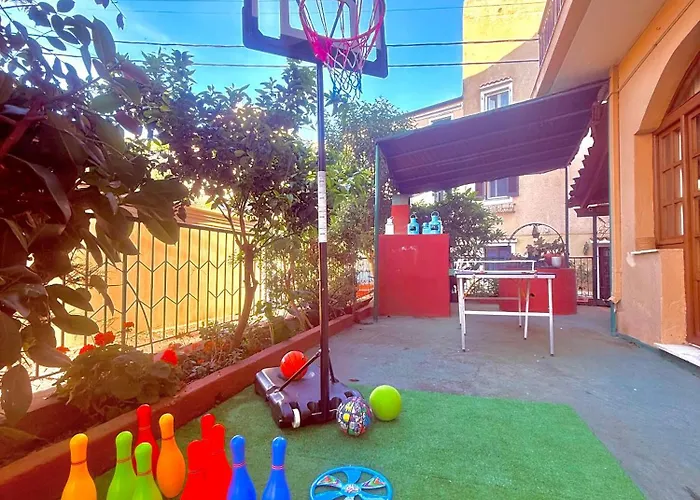 Fay\'s Barbeque Garden-House