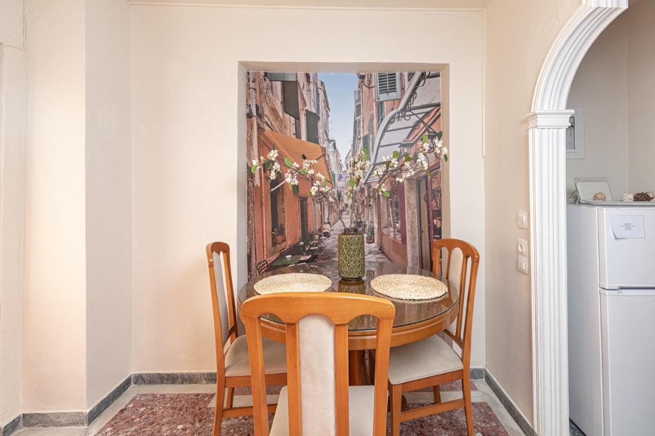 Fay's Barbeque Garden House -family Activities Corfu Port Apartment *